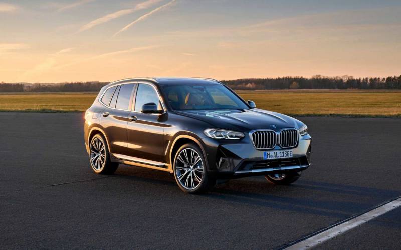 Comparison - BMW X3 xDrive30e 2022 - vs - Jeep Wrangler Rubicon 2020 ...